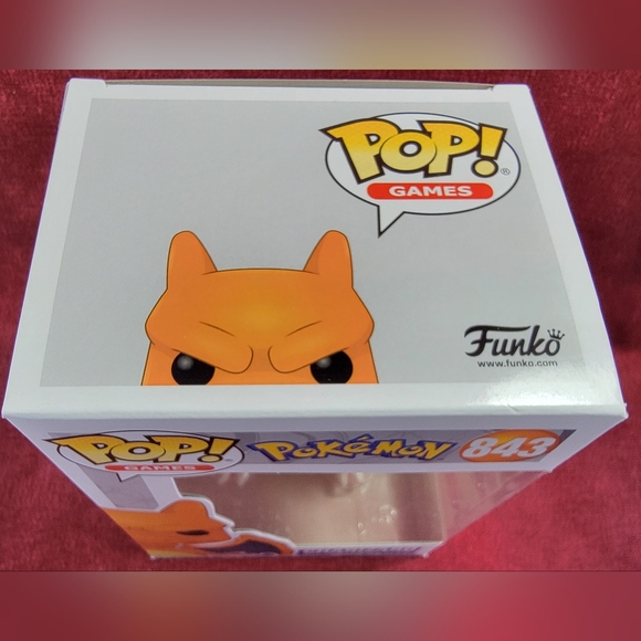 Charizard funko # 843 (nib) with pop protector - Picture 4 of 7